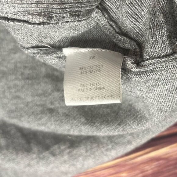 Romero & Juliet Couture Gray Sweater. Size X-Small. - Picture 5 of 8